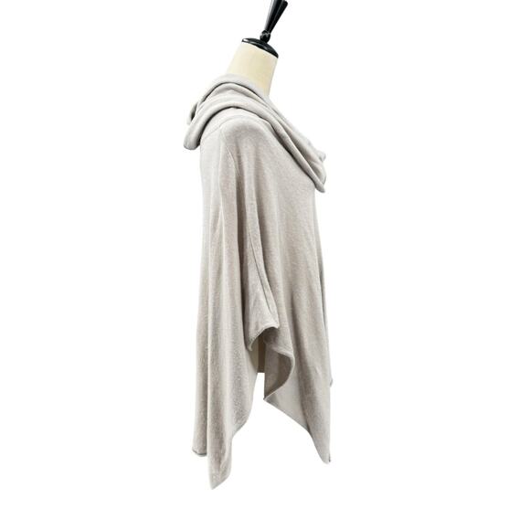 Lovestitch NWT One Size Angora & Wool Blend Light Gray Knit Cowl Neck Poncho - Picture 2 of 12